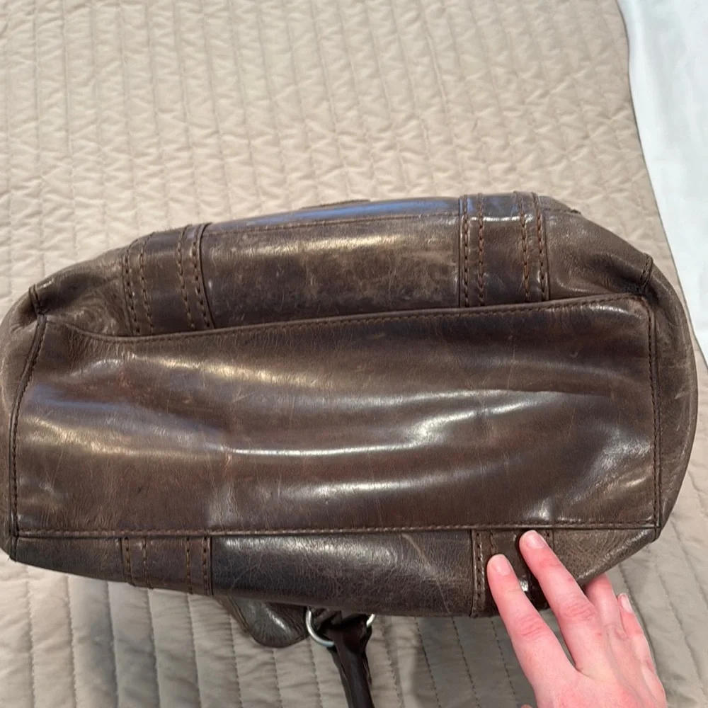 Frye Brown Leather Shoulder Bag with Structured Design - Picture 11 of 15